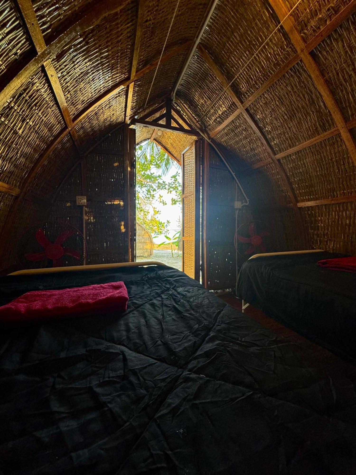 Rafikis Retreat Hostel Derm Tkov Village Luaran gambar