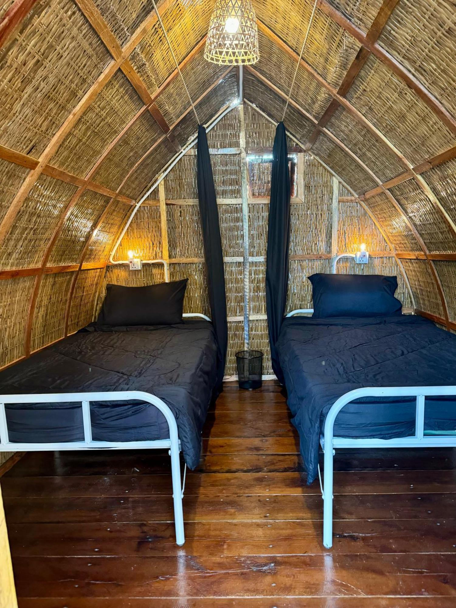 Rafikis Retreat Hostel Derm Tkov Village Luaran gambar