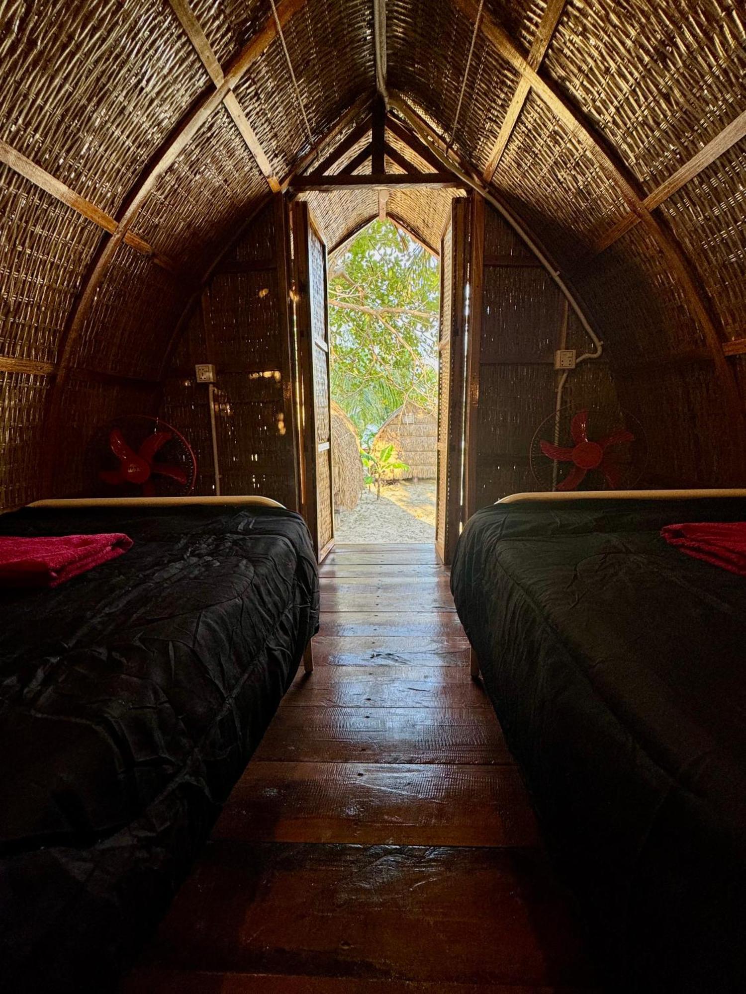 Rafikis Retreat Hostel Derm Tkov Village Luaran gambar