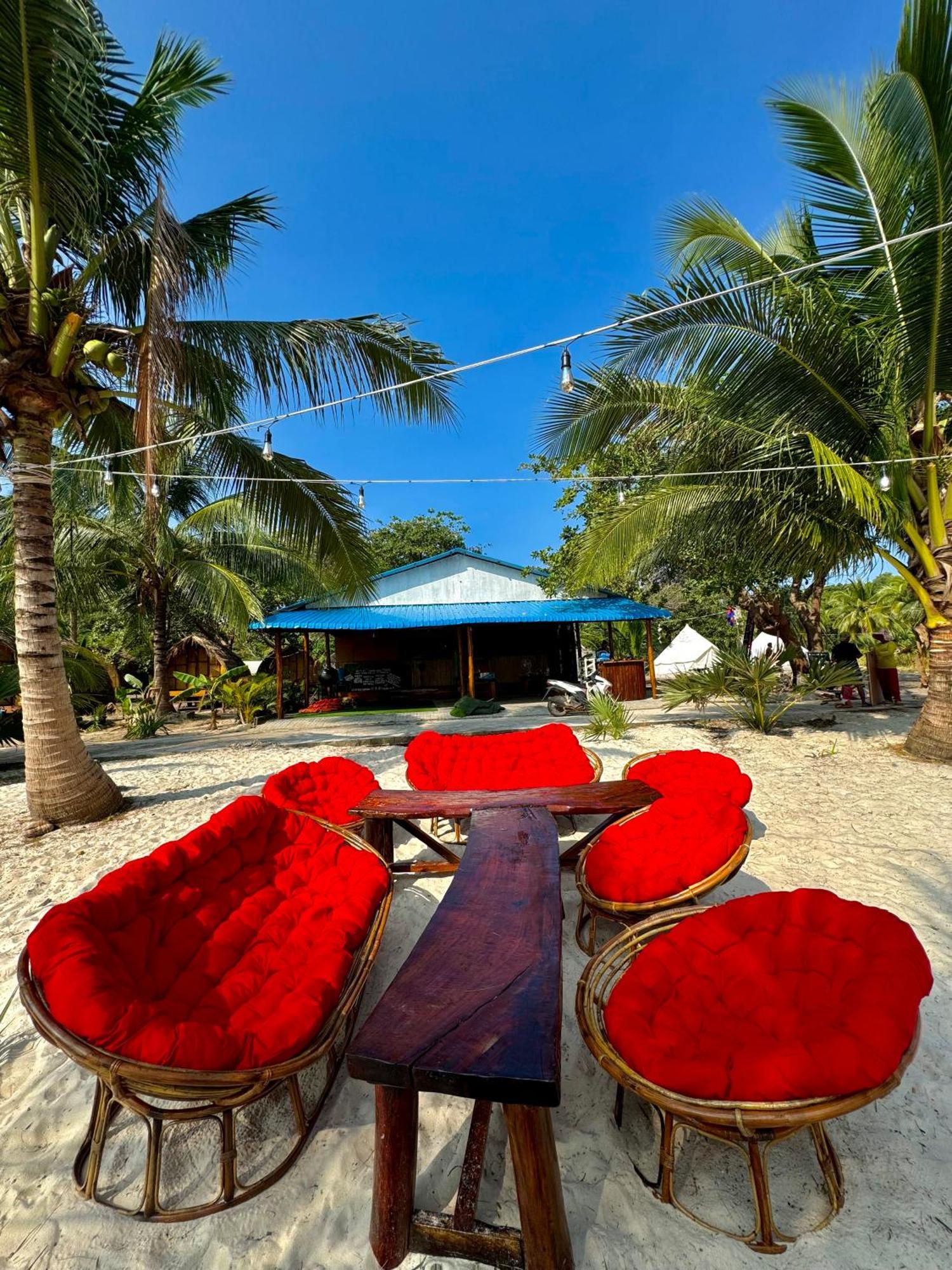 Rafikis Retreat Hostel Derm Tkov Village Luaran gambar