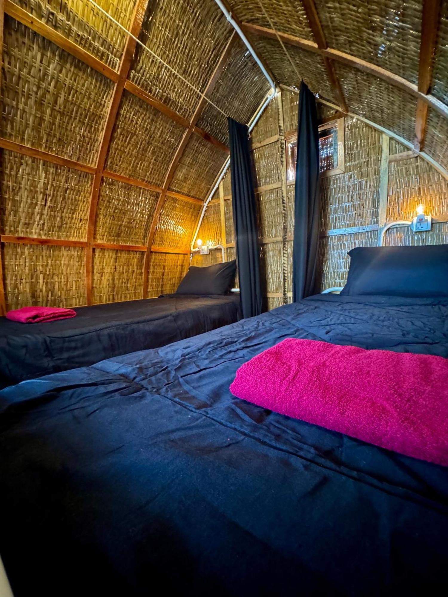 Rafikis Retreat Hostel Derm Tkov Village Luaran gambar